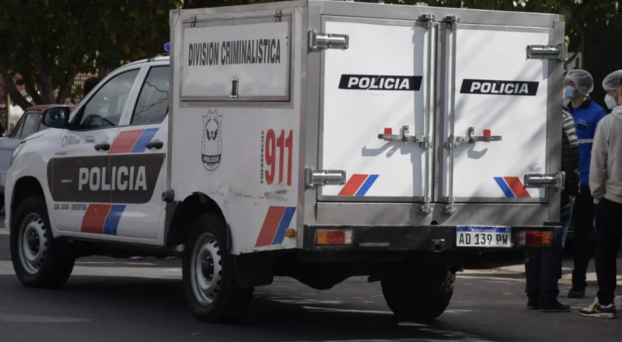 Un albañil murió luego de caer de un techo 