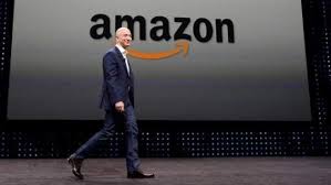 El multimillonario Bezos abandona la conducción de Amazon tras 27 años