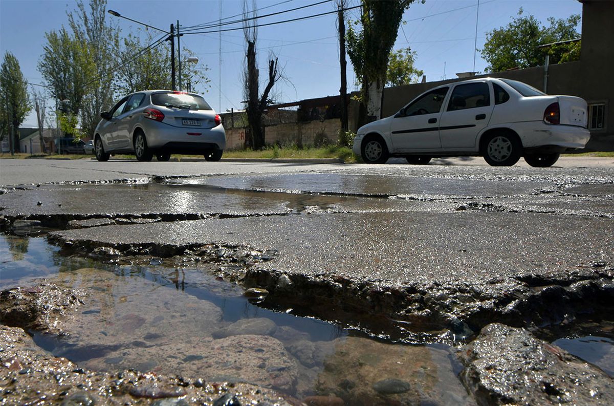 Cloaca a cielo abierto en pleno centro sanjuanino