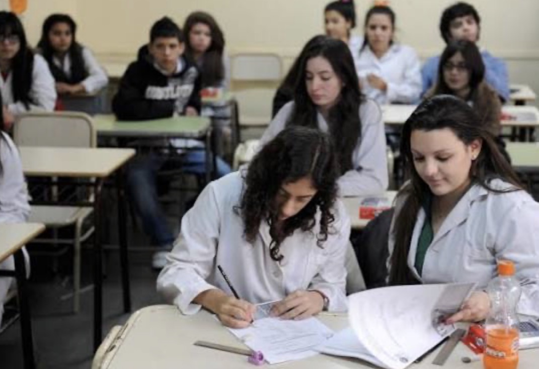 Educación en crisis: solo 19 de cada 100 adolescentes argentinos llegan a los 15 años con los aprendizajes básicos