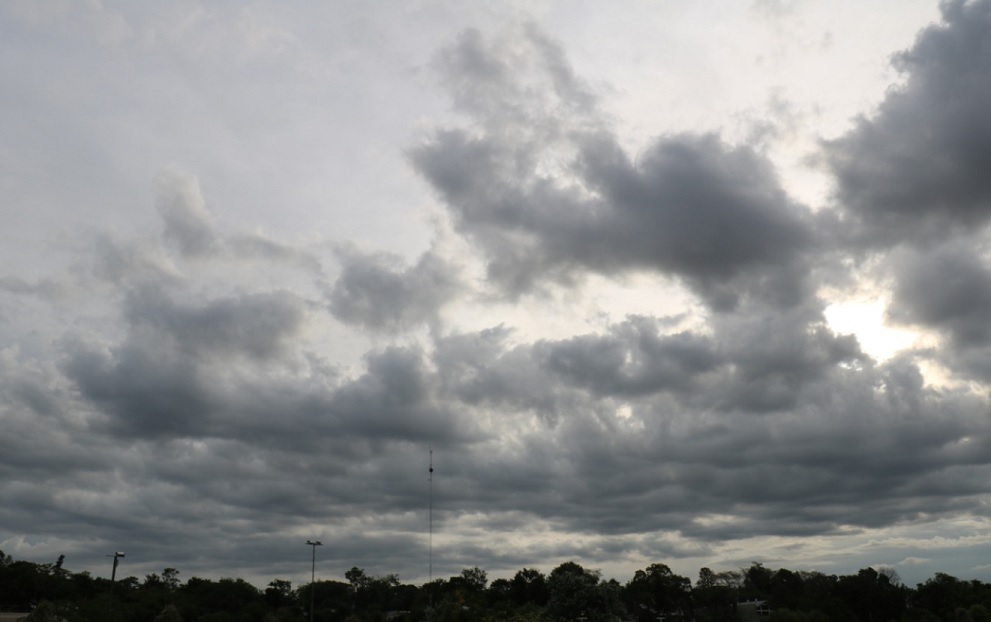 Máxima de 33 para este sábado con presencia de viento sur