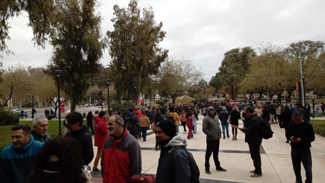 Evacúan el Centro Cívico por la amenaza de un explosivo