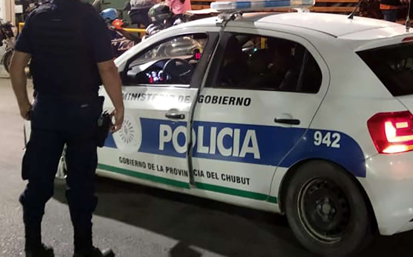 Un adolescente agarró el arma de su padre, se le escapó un tiro y se mató frente a sus amigos